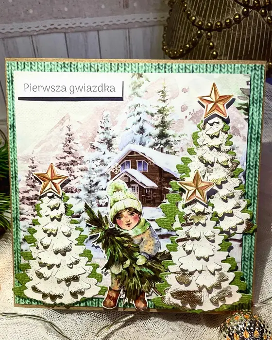 Ręcznie robiona kartka bożonarodzeniowa „Zimowy Ptaszek” w tonacji: brąz, biel i krem; wielowarstwowa kompozycja z papierowymi kwiatami i złoconymi detalami